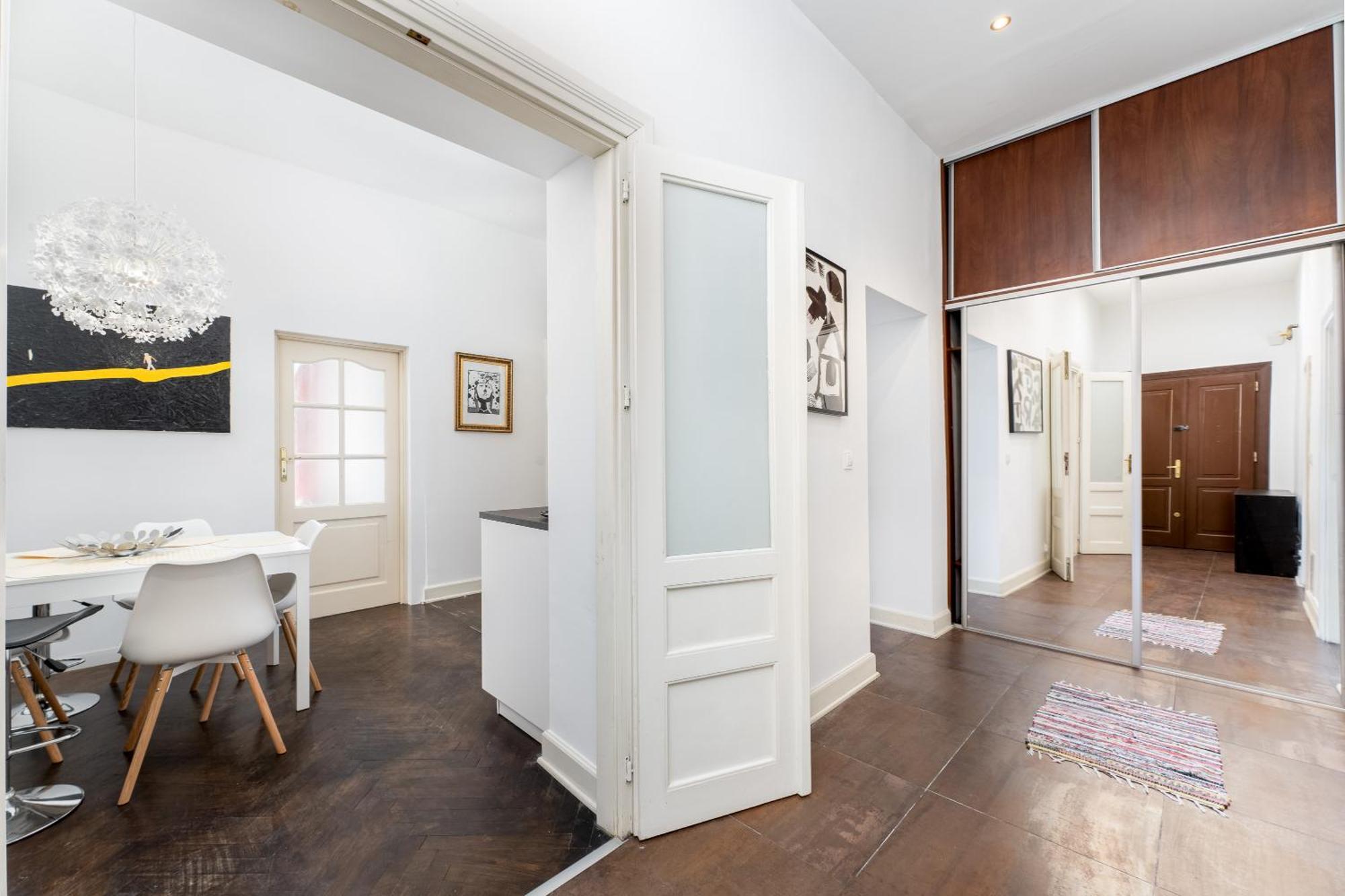 Old Town Spacious Apartment คราคูฟ ภายนอก รูปภาพ
